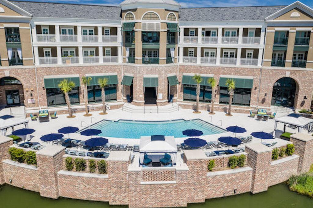 Simmons Park Apartments in Daniel Island, SC