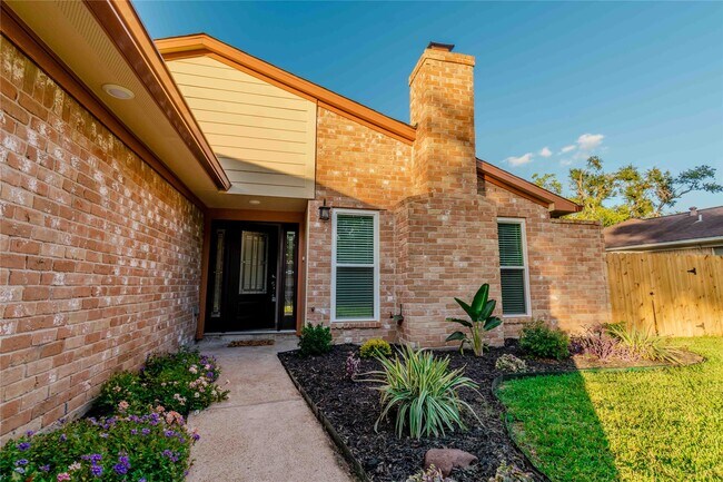 Foto del edificio - 15623 Fern Basin Dr