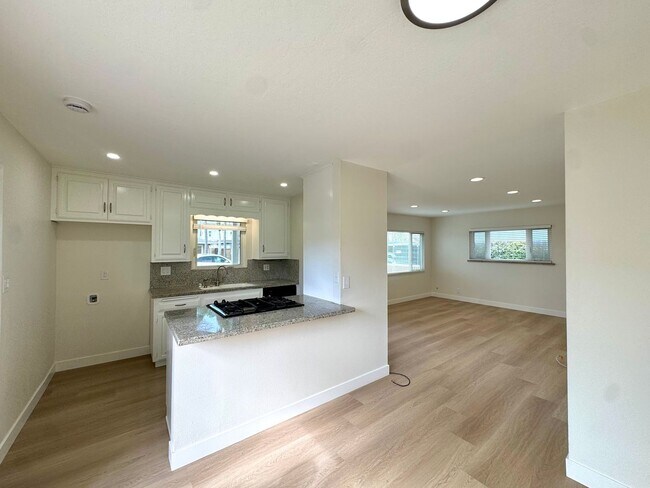 Foto del edificio - Updated 2 Bed, 1 Bath Home with Detached Office Space