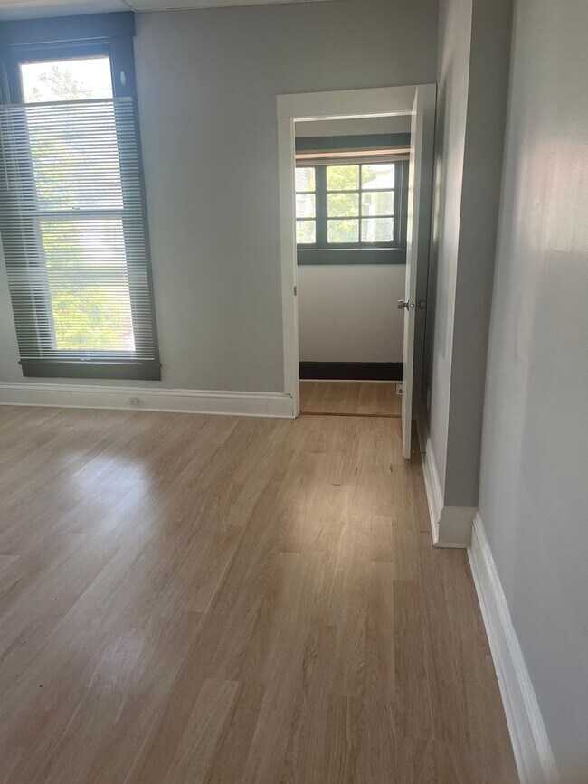 Foto del edificio - 311 Sheridan Ave