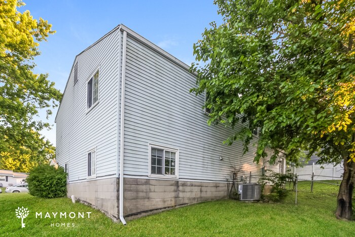 Building Photo - Beautiful Bi-Level Home!