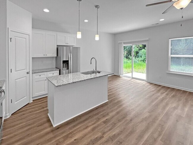 Foto del edificio - 811 Key St