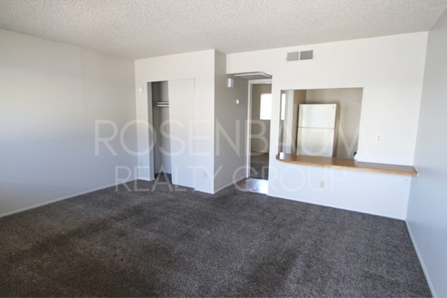 Foto del edificio - 9230 N 6th St