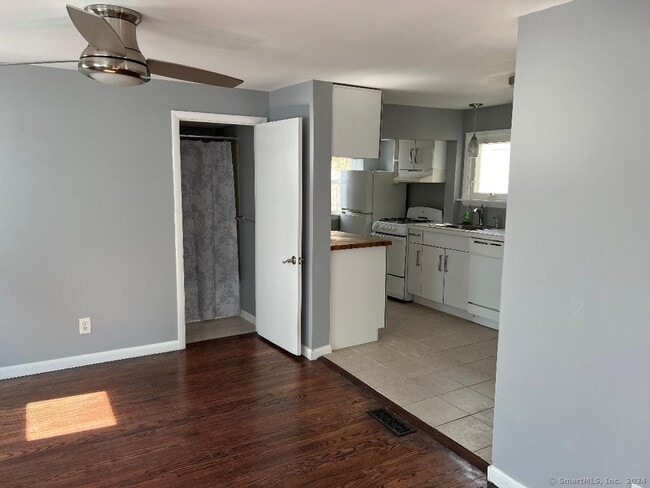 Building Photo - 46 Botsford Ave