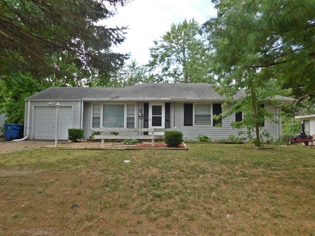 Building Photo - 924 Frost Ave