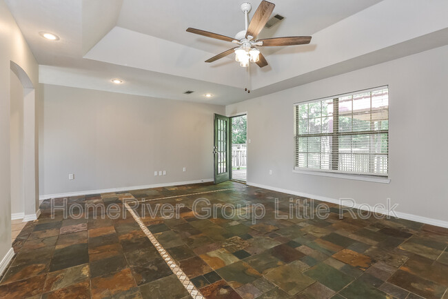 Building Photo - 32 Whispering Wind Cir