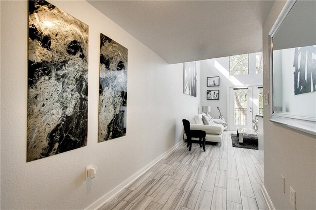 Foto del edificio - 5111 Manett St