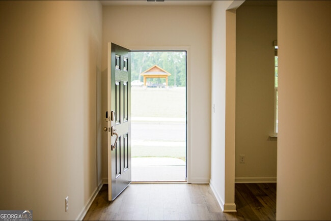 Building Photo - 386 Red Dragon Dr