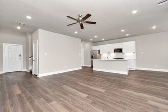 Building Photo - 1233 Scarlet Crk Dr