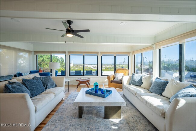 Foto del edificio - 14 Falls Rd