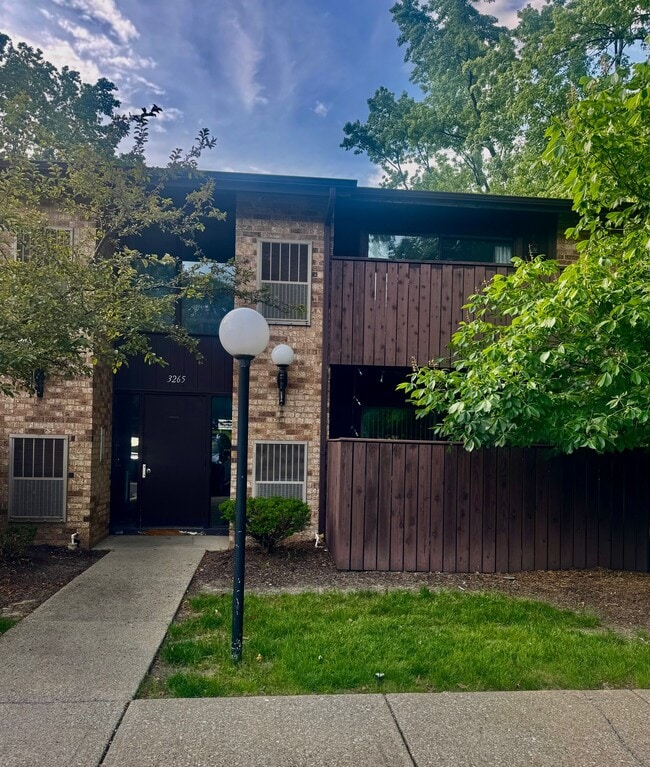 Building Photo - 3265 Mayfield Rd