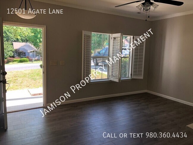 Foto del edificio - 12501 Agate Ln