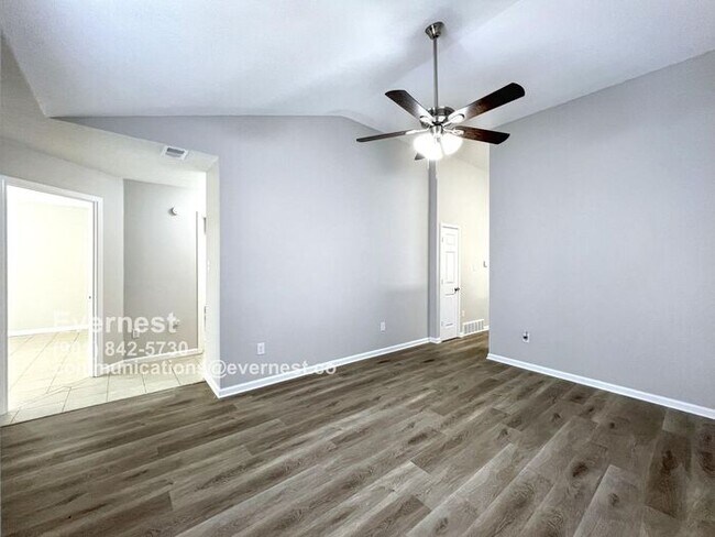 Foto del edificio - 7593 Lilly Dr