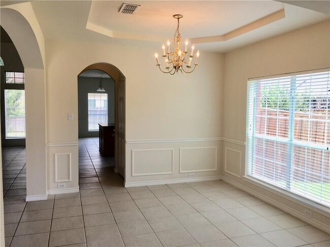 Building Photo - 1100 Discovery St