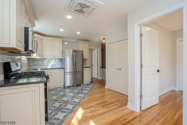 Foto del edificio - 135 Main St