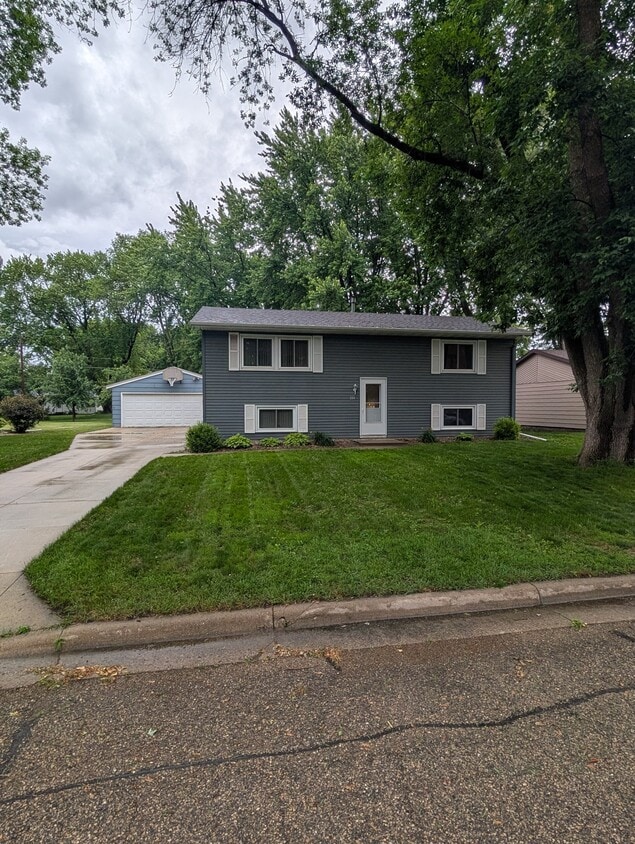 Photo - 204 Ann Dr (Eagle Lake, MN)