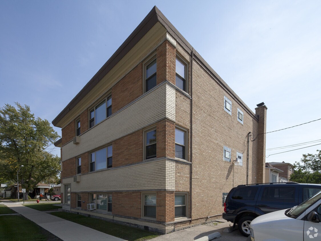 2646 N 75th Ave, Elmwood Park, IL 60707 Apartments in Elmwood Park