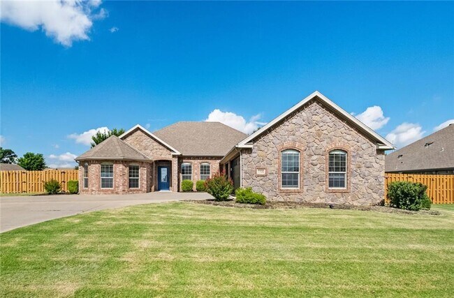 Building Photo - 2506 SW Glenn Ridge Rd