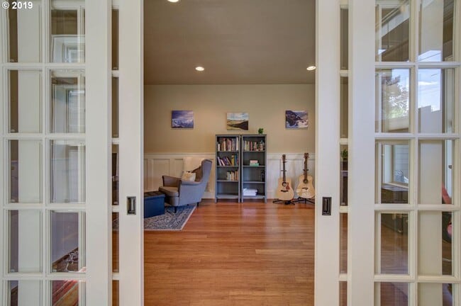 Den/Office - 7921 N Denver Avenue
