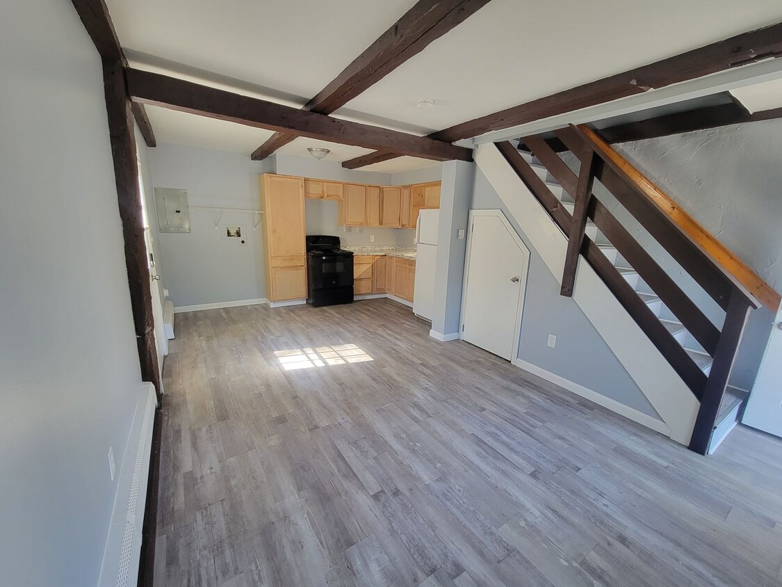 Primary Photo - 2 Bedroom 1 Bathroom Townhome