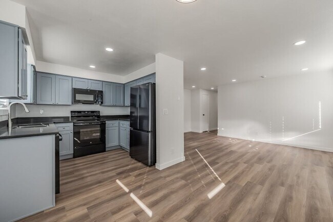 Building Photo - New Remodel 2 bed 1 bath
