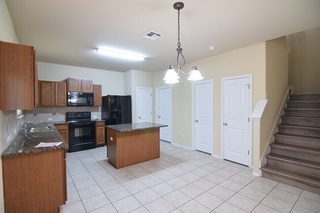 Foto del edificio - 3311 Rusack Dr