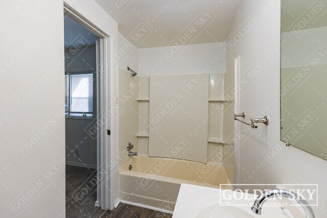 Foto del edificio - 1507 W 9th St