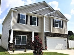 Building Photo - 3227 Grandview Club Rd