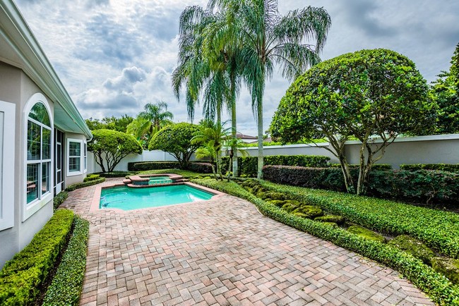 Foto del edificio - 1240 Park Pointe Ln