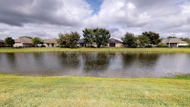 Building Photo - 738 Porta Rosa Circle