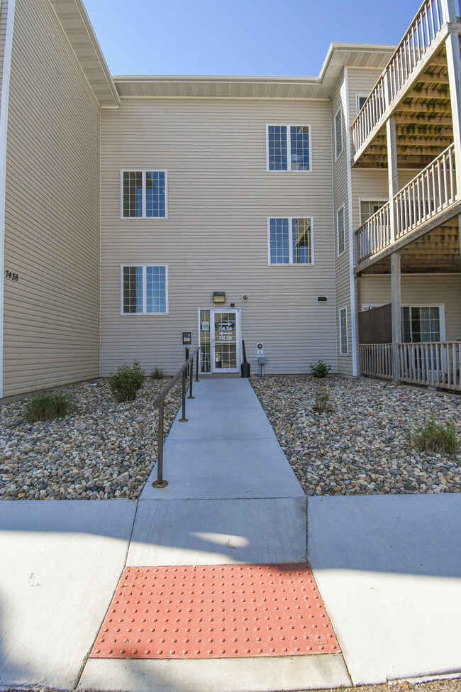 Foto del edificio - 7434 S Louise Ave