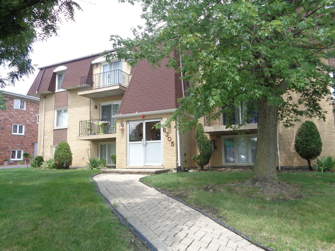Primary Photo - 6305 Joliet Rd