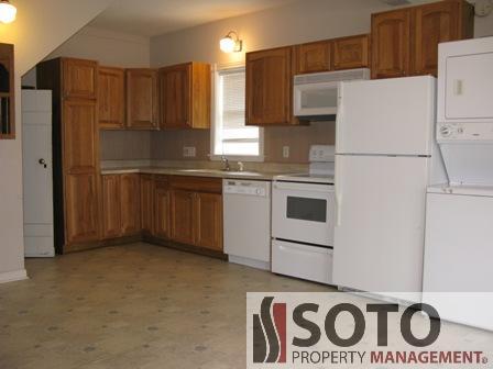 Building Photo - 300 S Lorimier St