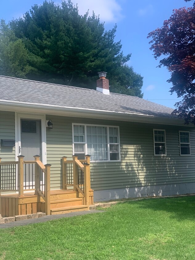 7 Surcingle, Colonie, NY 12205 House Rental in Colonie, NY