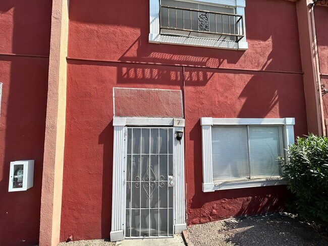 Building Photo - 521 S Maryland Pkwy