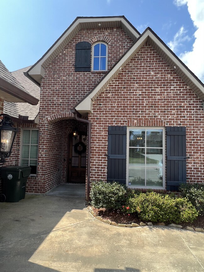 Building Photo - 5810 Willow Breeze Dr