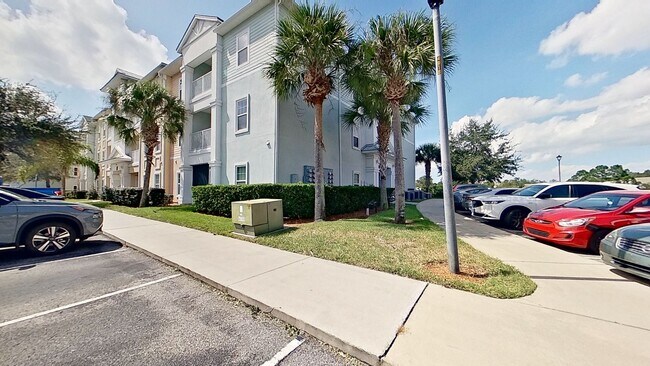 Foto del edificio - FIRST MONTH FREE OF RENT IF MOVE IN BY JUN...