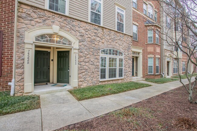 Foto del edificio - Inviting 3 BR/2.5 Townhome in Hanover!