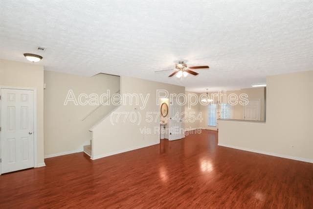 Foto del edificio - 4152 Park Chase Dr