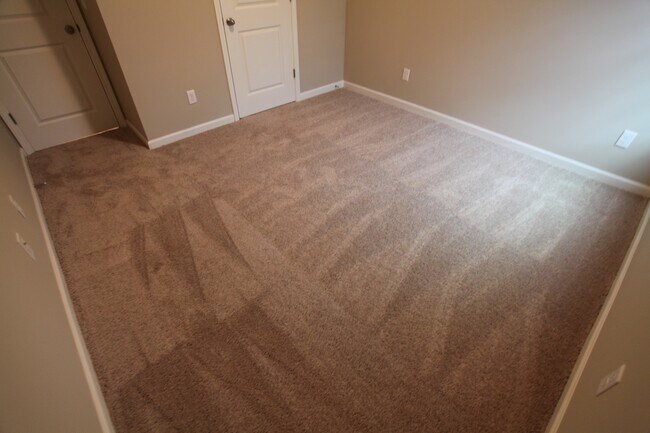 Building Photo - 5bed/3bath Residential House available in ...