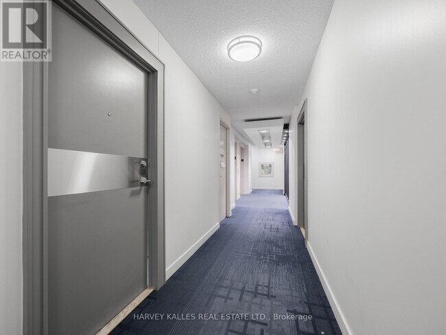 Photo du bâtiment - 15 Singer Ct