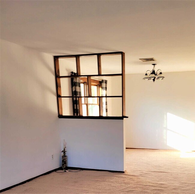 Foto del edificio - 216 W Rd