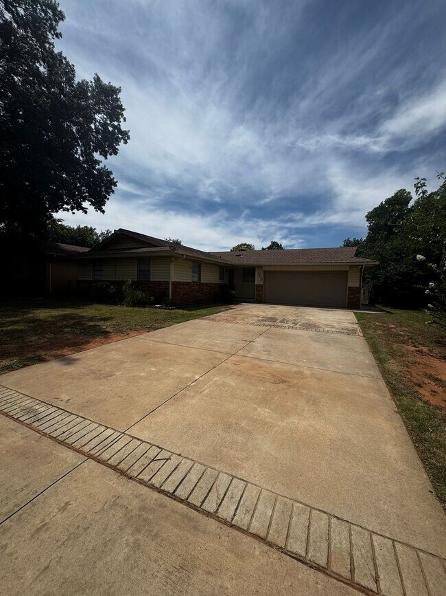 Foto del edificio - 3225 N Peebly Dr