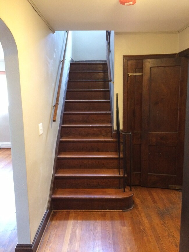 Foto del edificio - Charming, Classic 3 BR Brick Close to LeMo...