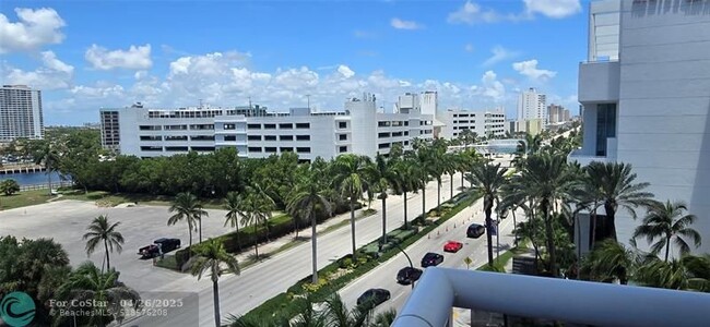 Foto del edificio - 3725 S Ocean Dr