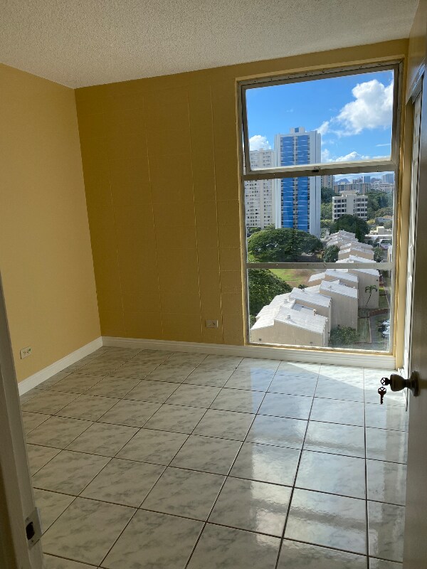 Foto del edificio - 1425 Liliha St