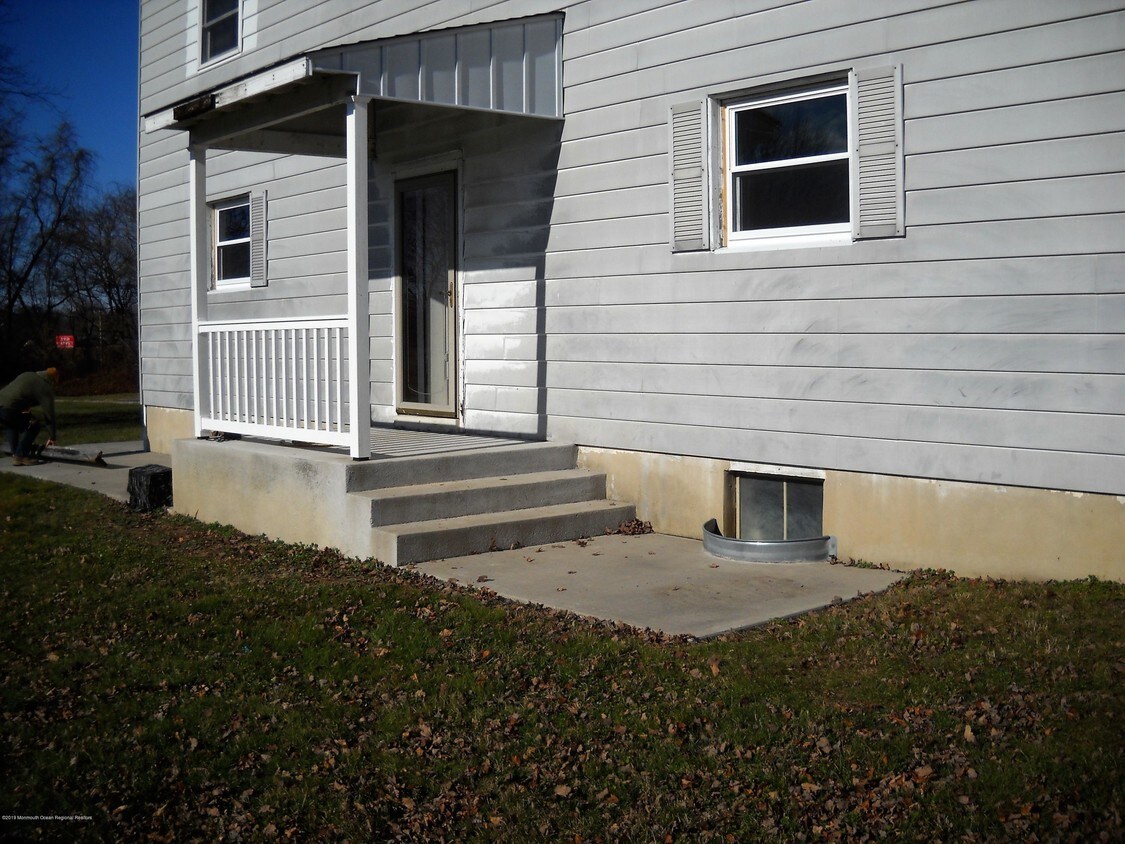 Primary Photo - 516 Sykesville Rd