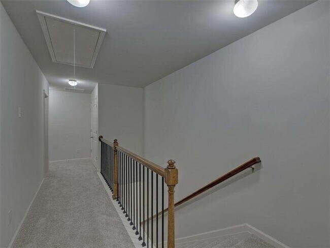 Building Photo - 329 Turtle Creek Dr
