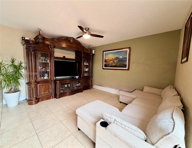 Building Photo - 2865 Begonia Way