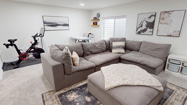 Foto del edificio - 9367 N Vernham Ln